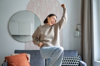 15 Simple Habits of People Who Live Well on Less