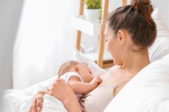 Aerophagia in babies: How to know if your infant is gulping air while breastfeeding