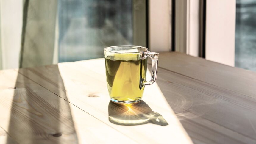 Green Tea and Type 2 Diabetes: Benefits and Risks