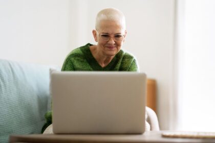 6 Best Resources for People Living With Metastatic Breast Cancer in 2025