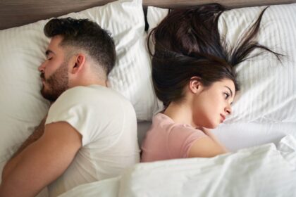 Can long working hours and screen time affect fertility? Doctor suggests 5 lifestyle changes to help