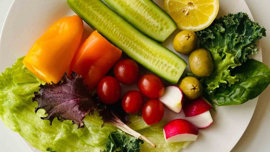 Doctor lists simple superfoods that help support women’s gynaecological health