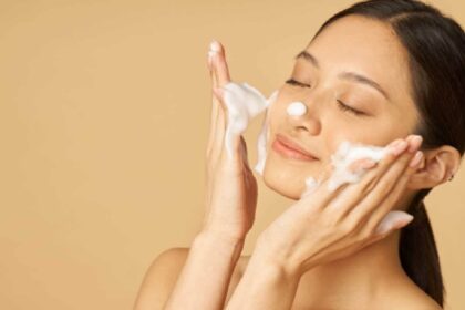 5 lifestyle habits that age your skin faster, silently