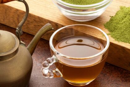 Is moringa tea better than green tea? What to know before choosing your daily cup