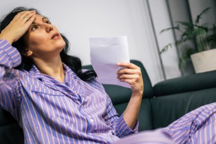 Hot flashes during your period? A gynaecologist explains why it happens and how to manage it