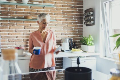 What Midlife Women Should Know About Intermittent Fasting