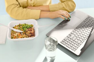 8 Bad Work Habits Your Doctor Wants You to Ditch